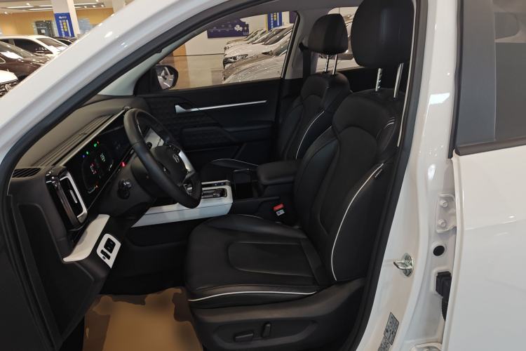 Used Hyundai ix35 2023 Musso 2.0L Deluxe Edition DLX
