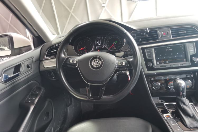 Used Volkswagen Lamando 2017 280TSI DSG Comfort Edition Steering Wheel