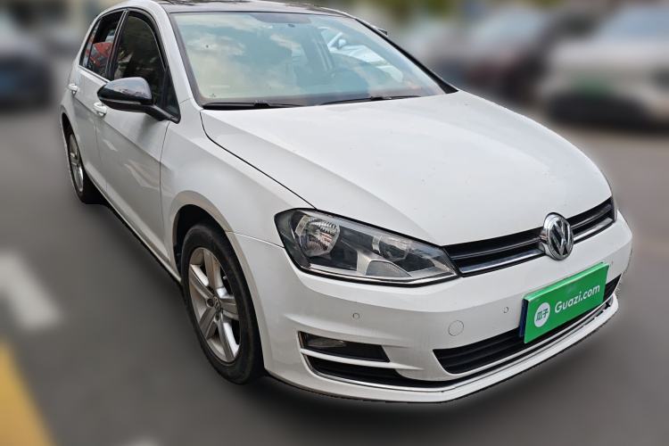 Used Volkswagen Golf 2017 230TSI Automatic Comfort Edition – Celebrating Milestone of One Million Units Front Right 45 Deg
