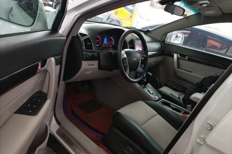 Used Chevrolet Captiva 2015 2.4L Two-Wheel Drive Urban Version 5 Seats