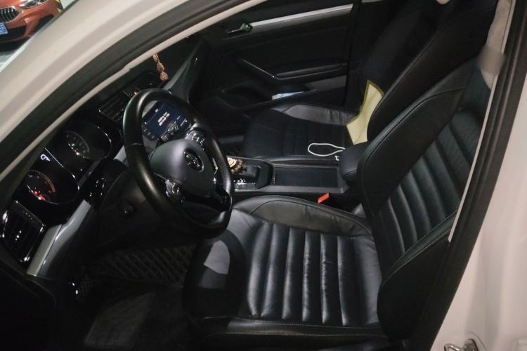 Used Volkswagen Lamando 2017 280TSI DSG Comfort Edition
