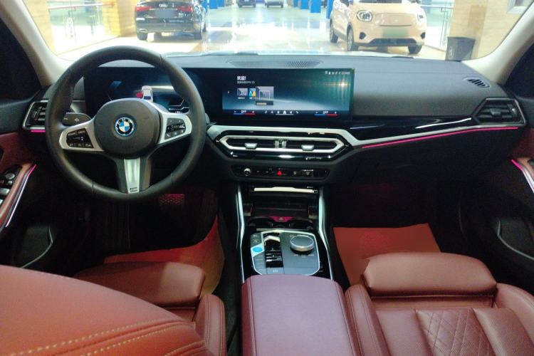 Used BMW i3 2024 eDrive 35 L Center Console