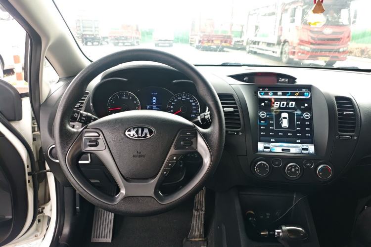 Used Kia K3 2015 1.6L Automatic GL Center Console