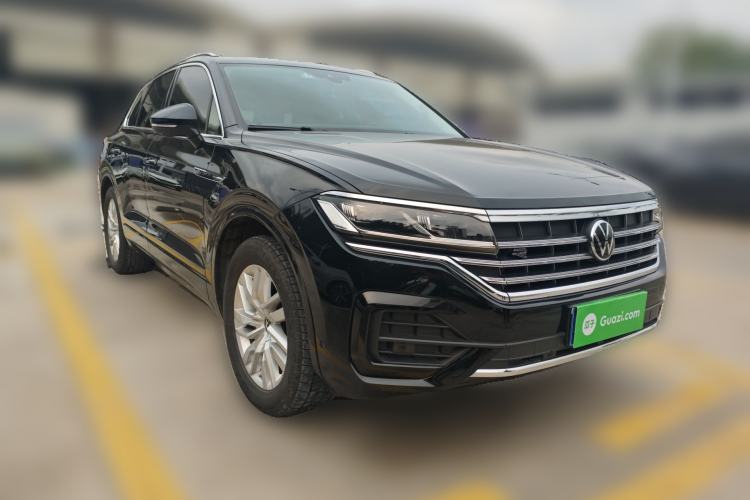 Used Volkswagen Touareg 2022 2.0 TSI RuiShang Edition Front Right 45 Deg