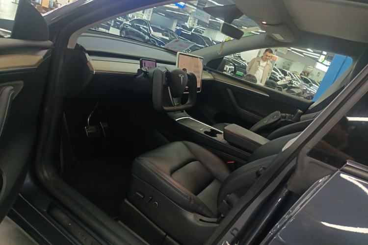 Used Tesla Model Y 2022 Rear-Wheel-Drive Version