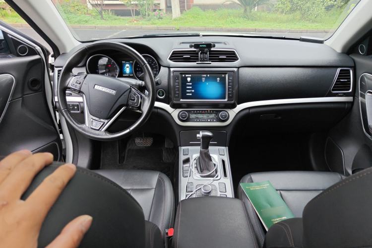 Used Haval H6 Coupe 2018 Blue Label 1.5T Automatic Two-Wheel Drive Luxury Model Center Console