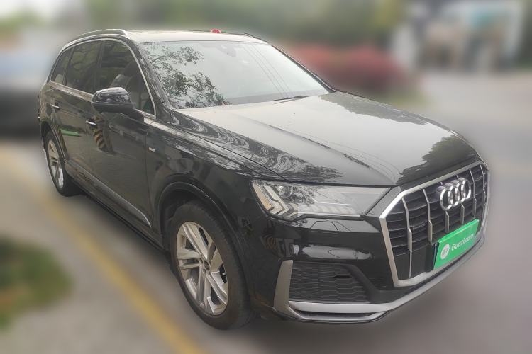 Used Audi Q7 2023 45 TFSI quattro S line Sport model Front Right 45 Deg