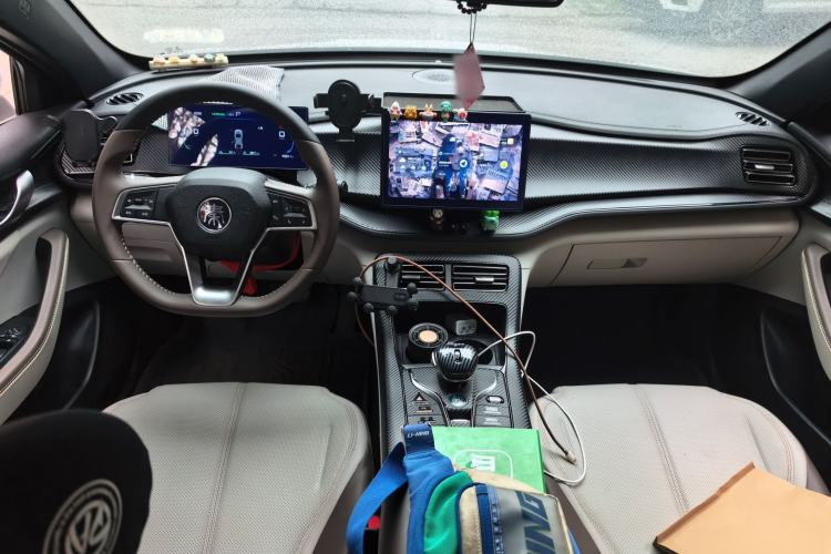 Used BYD Qin PLUS 2024 HONOR Edition DM-i 55KM Leading Model Center Console