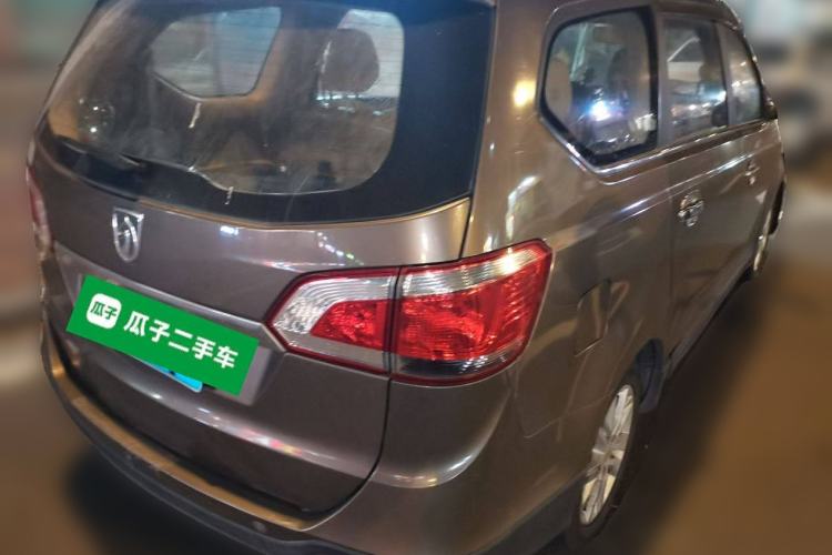Used Baojun 730 2014 1.5L manual luxury trim 7 seats
