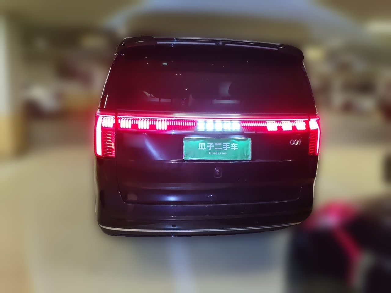 Zeekr 009 2024 7-Seater Walk-Through Version Four-Wheel Drive 108 kWh — снимка 5
