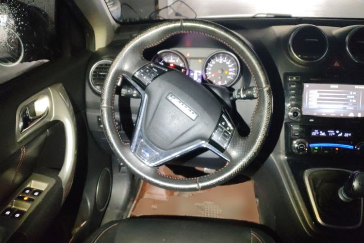 Used Haval H6 2016 Upgraded Model 1.5T Manual Two-Wheel Drive Elite Version
