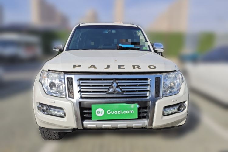 Used Mitsubishi Pajero 2020 3.0L Automatic Luxury Off-Road Version Front