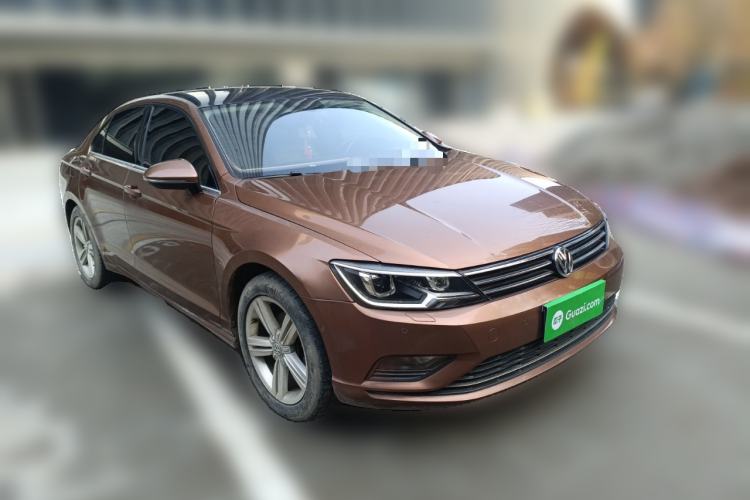 Used Volkswagen Lamando 2015 280TSI Manual Comfort Edition Front Right 45 Deg