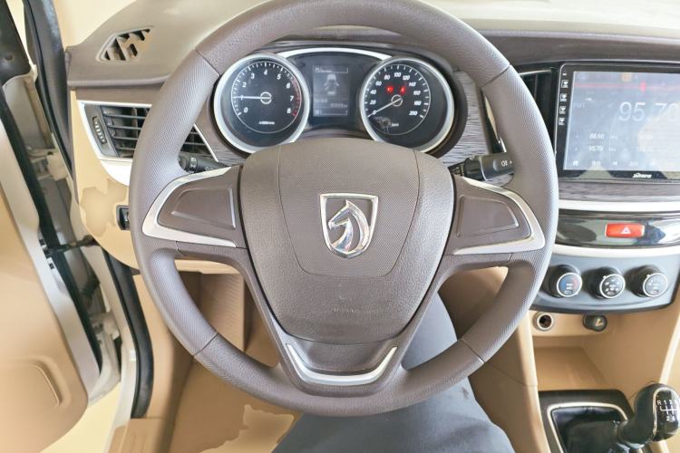 Used Baojun 730 2019 1.5L Manual Value Edition 7 Seats China VI Emission Standard
