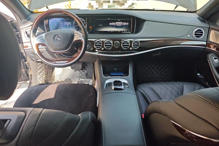 Used Mercedes-Benz Maybach S-Class 2015 S 500 4MATIC Center Console