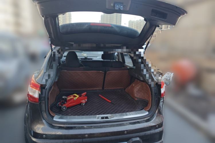 Used Nissan Qashqai 2016 2.0L CVT Elite Edition Trunk