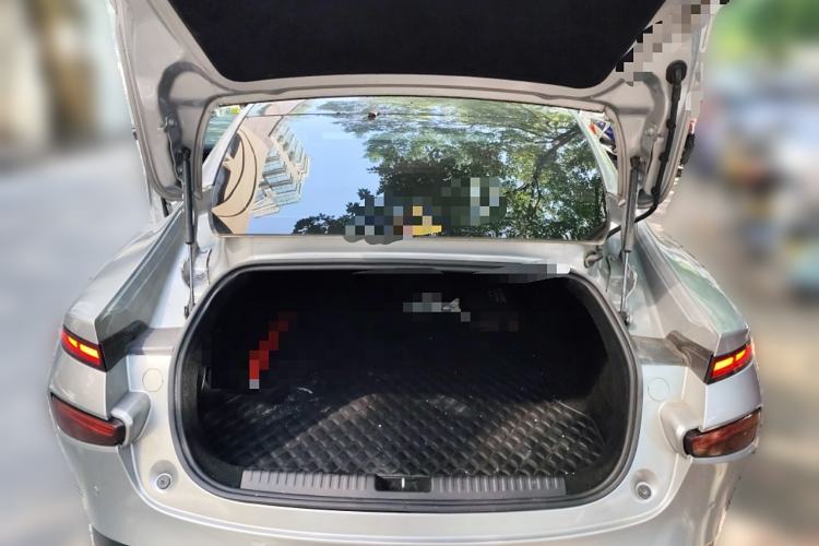 Used XPeng P7 2020 562E Performance Edition Trunk