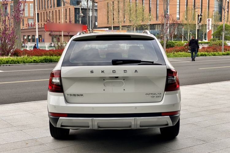 Used Skoda Octavia 2019 TSI280 DSG Luxury Edition Station Wagon China VI Standard Exterior 2