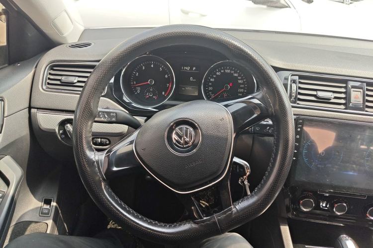 Used Volkswagen Sagitar 2016 230TSI 25th Anniversary Edition
