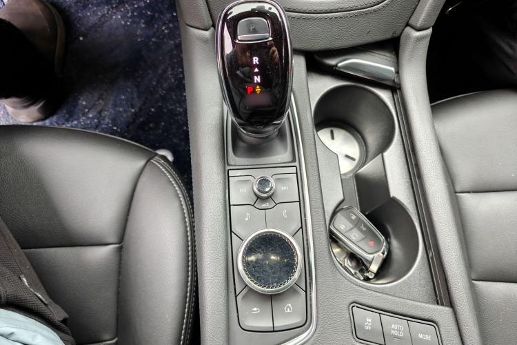 Used Cadillac XT5 2022 2.0T Two-Wheel Drive Luxury Version