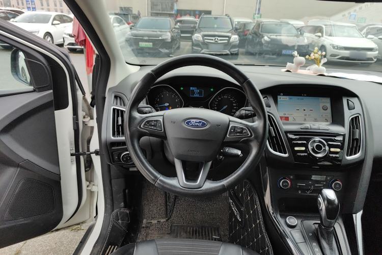 Used Ford Focus 2017 Sedan EcoBoost 125 Automatic Supreme Style SmartDrive Edition