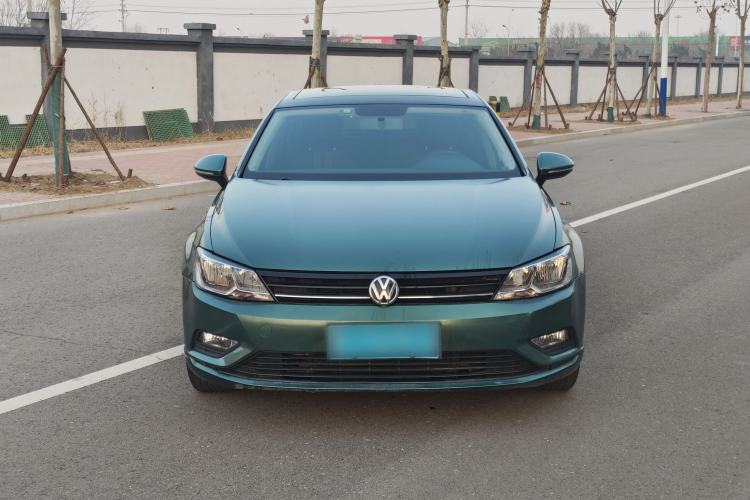 Used Volkswagen Lamando 2015 230TSI Manual Trend Edition
