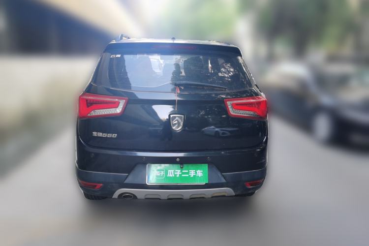 Used Baojun 560 2015 1.8L manual Comfort trim level Rear