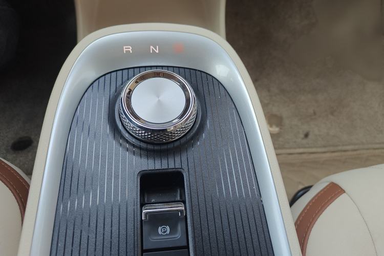 Used ORA Good Cat 2022 400km Standard Range Luxury Version Lithium Iron Phosphate Gear Lever