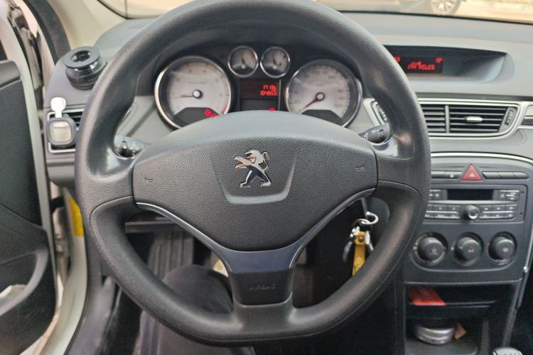 Used Peugeot 308 2014 Enjoy Edition Classic 1.6L Manual YouShang Model Steering Wheel