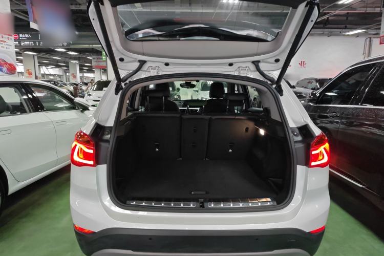 Used BMW X1 2019 sDrive20Li Leading Model Trunk