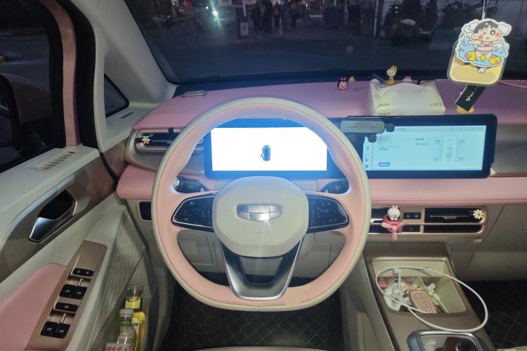 Used Geometry E Firefly 2023 401 km Super-Liked Special Edition 5 Seats