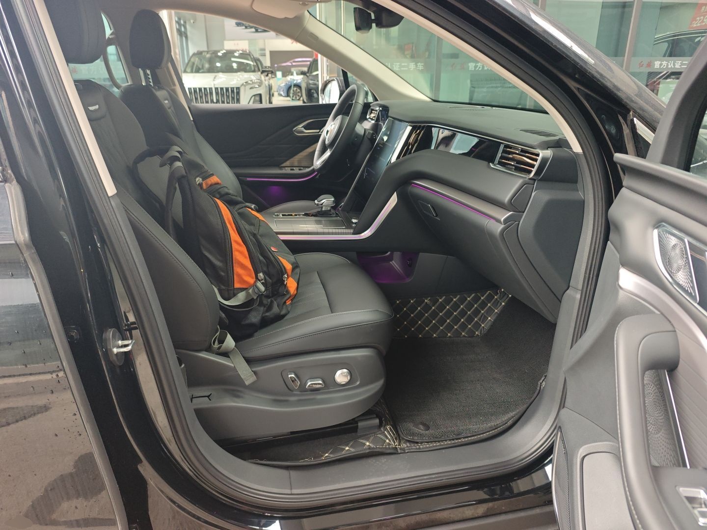 Hongqi HS7 PHEV 2024 2.0T PHEV Four-Wheel Drive Flagship Edition 6 Seats — снимка 19