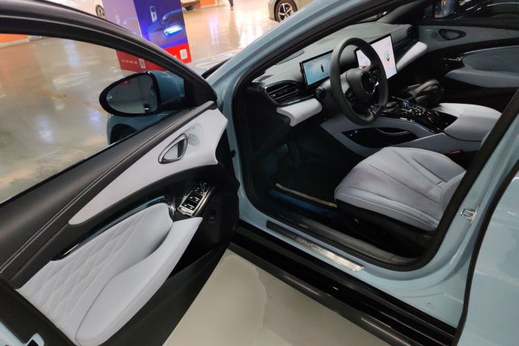 Used BYD Seal 2022 700 km Long-Range Rear-Wheel-Drive Version
