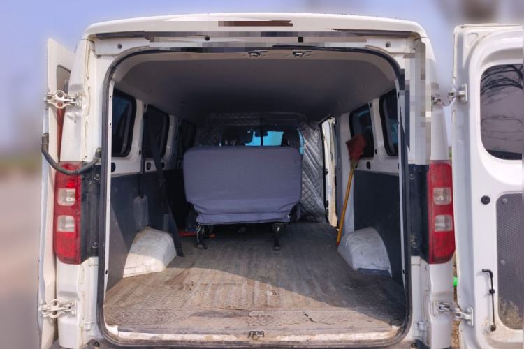 Used Wuling Yangguang 2024 300KM Comfort Version Passenger Van 75kW
