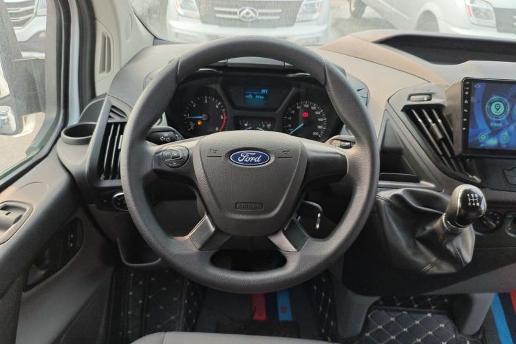 Used Ford Transit 2019 2.0T Diesel Multi-Purpose Commercial Vehicle Short Wheelbase Low Roof 6-Seater China VI Standard
