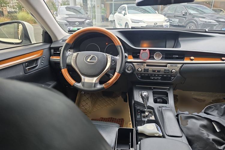 Used Lexus ES 2013 250 Elegant Edition
