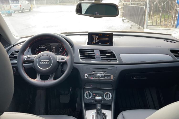 Used Audi Q3 2015 35 TFSI Millionth Anniversary Intelligent Edition Center Console