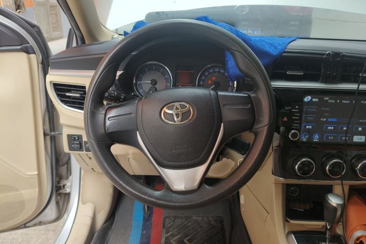 Used Toyota Corolla 2014 1.6L CVT GL-i Steering Wheel
