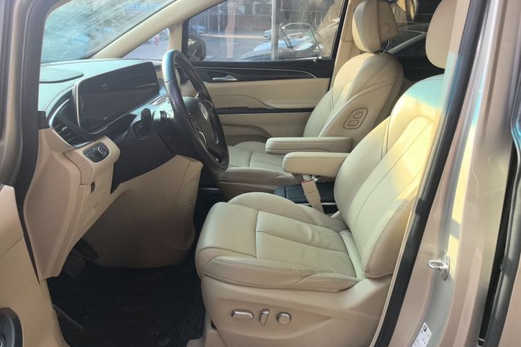 Used Buick GL8 2022 ES Landtrek 653T Luxury Edition