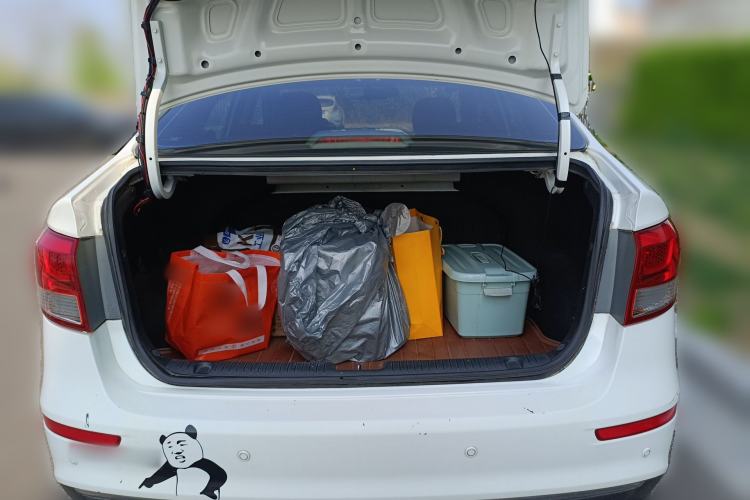 Used Kia K2 2015 Sedan 1.4L MT GLS Trunk