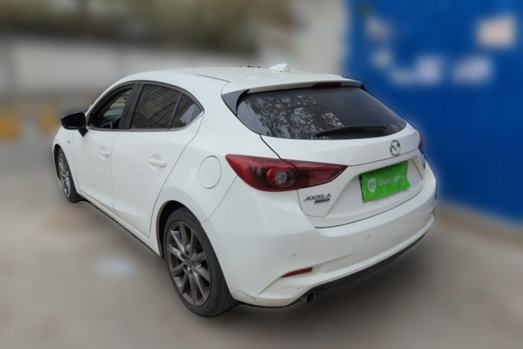 Used Mazda 3 Axela 2017 Hatchback 2.0L Automatic Luxury Model Emission Standard China V