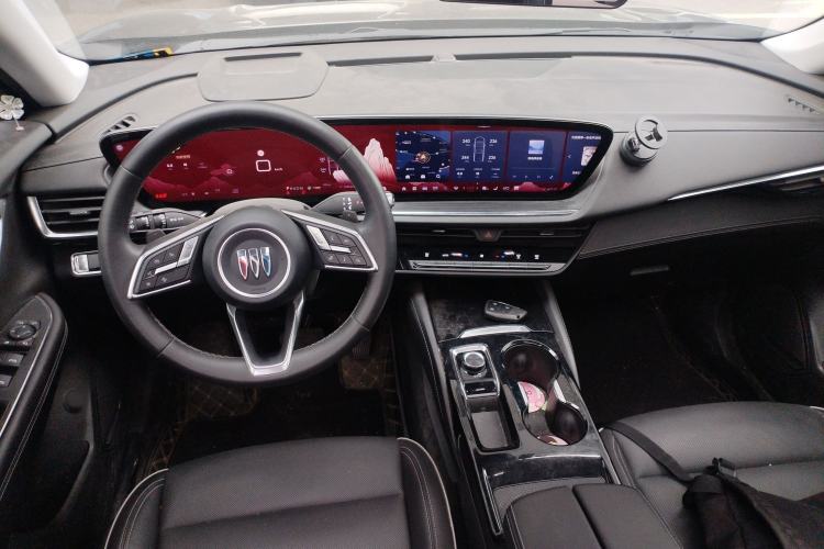 Used Buick Envision 2025 Encore Plus 28T Two-Wheel-Drive Platinum Edition