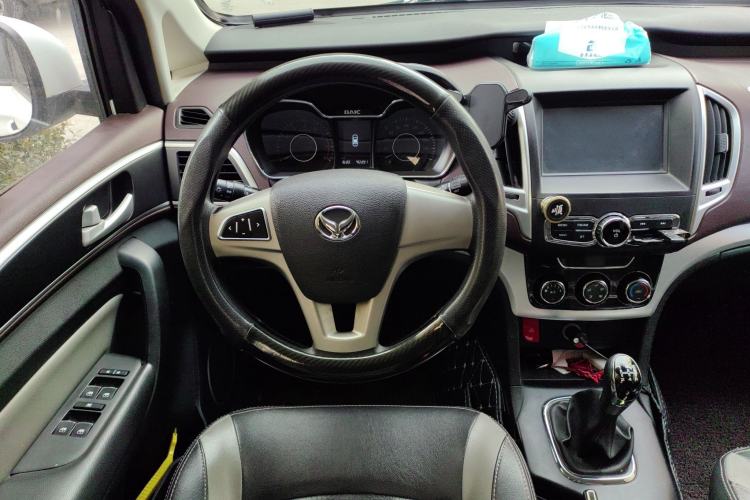 Used HYOSOW H3 2015 1.5L manual Comfort trim level Steering Wheel