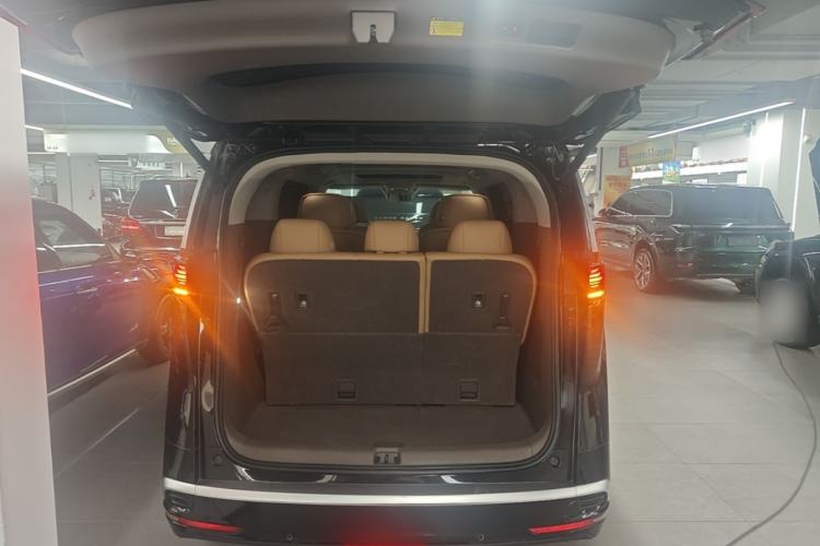Used Denza D9 2022 DM-i 1040 Prestige Model