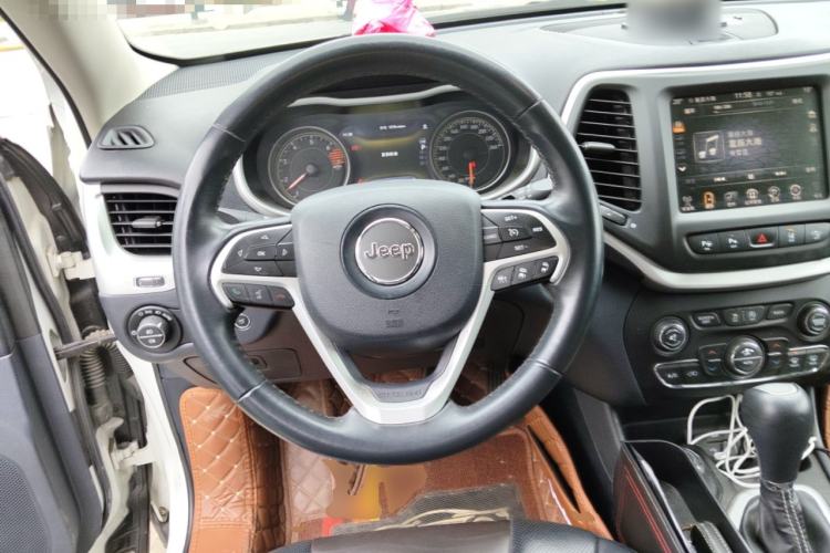 Used Jeep Cherokee 2016 2.4L All-in-One Edition
