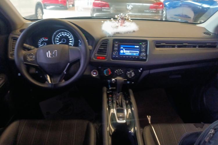 Used Honda Vezel 2017 1.8L CVT Front-Wheel Drive Pioneer Edition Center Console