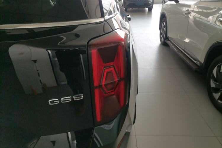 Used GAC Trumpchi GS8 2022 Linghang Series 2.0 TGDI Two-Wheel-Drive Luxury Smart Connectivity Version (7 Seats)