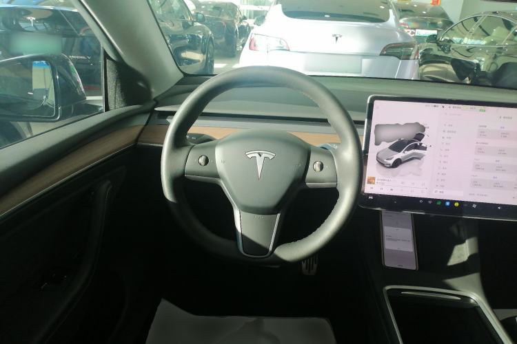 Used Tesla Model Y 2022 Long-Range All-Wheel-Drive Version