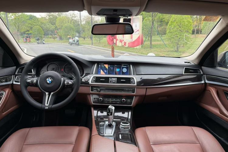 Used BMW 5 Series 2014 525Li Leading Model Interior 4