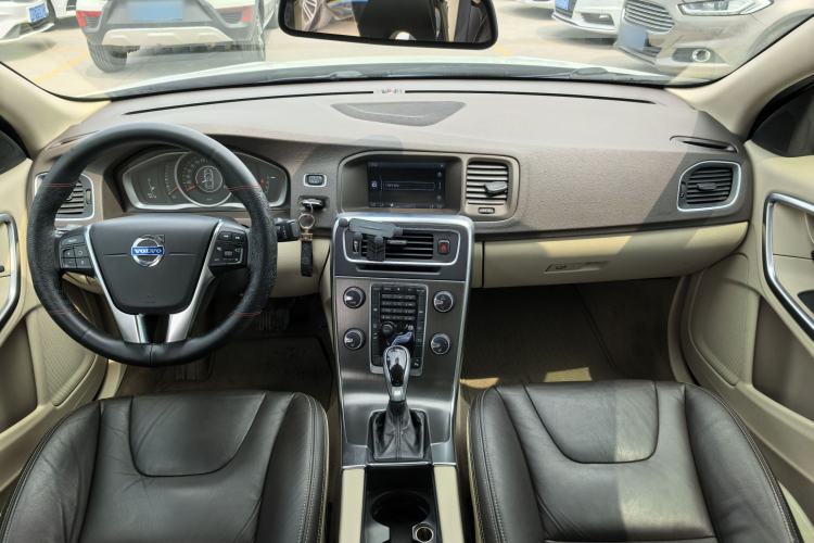 Used Volvo S60 2014 S60L 2.0T Zhiyuan Edition